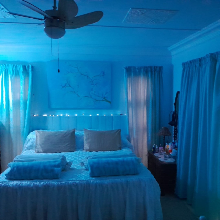 4 Bedroom Property for Sale in Wavecrest Eastern Cape